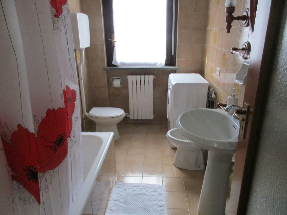 Red Rose Apartment สเตรซา ภายนอก รูปภาพ