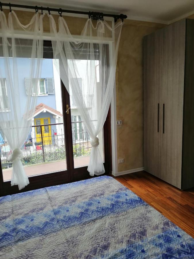 Red Rose Apartment สเตรซา ภายนอก รูปภาพ